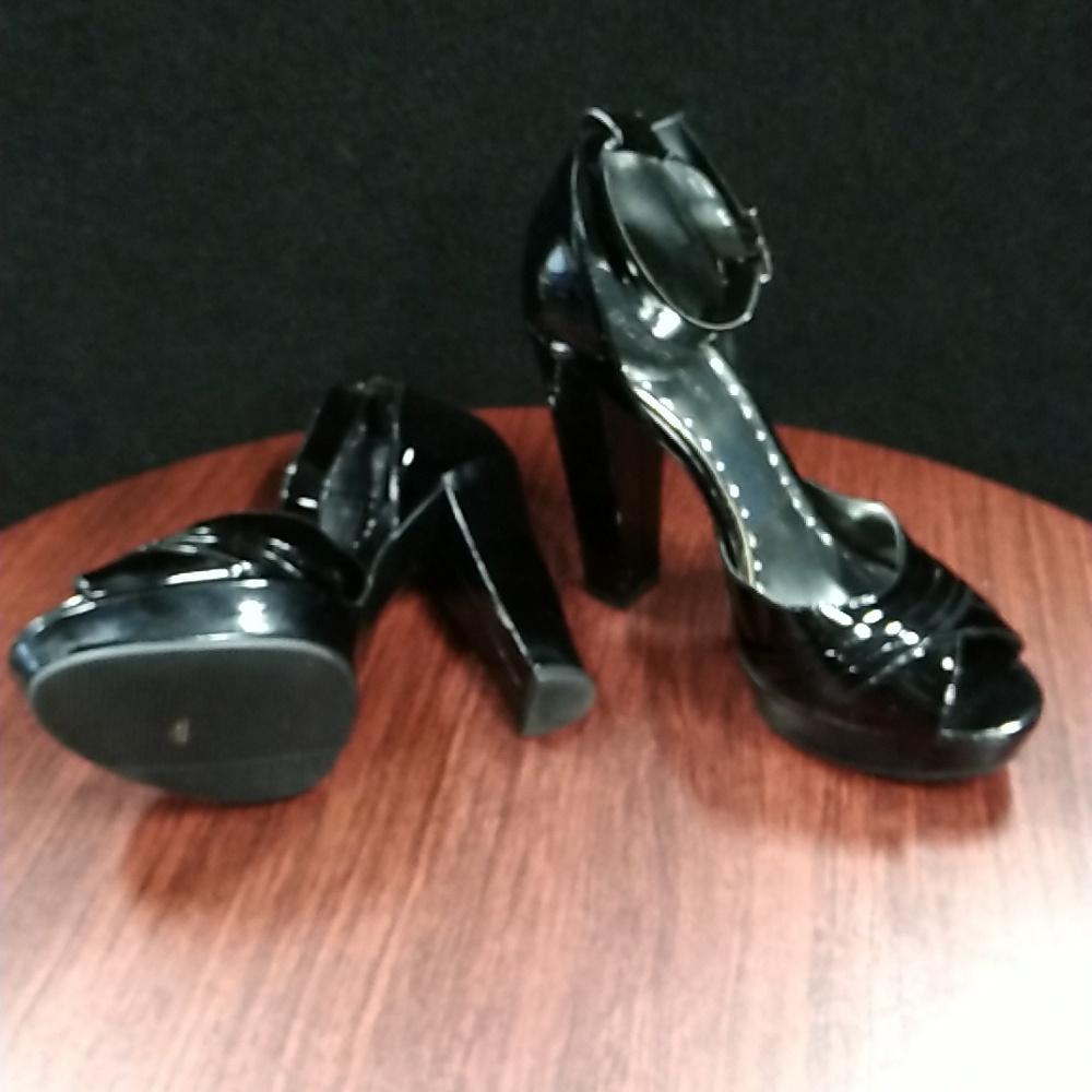 BCBGirls BG-SIX Black Patent Leather Open Toe Ankle Strap Platforms Size 8.5